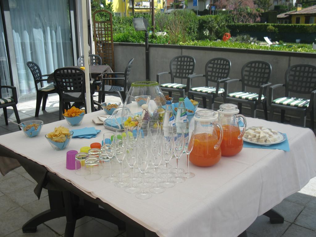 Hotel De Nac Torbole Sul Garda Buitenkant foto
