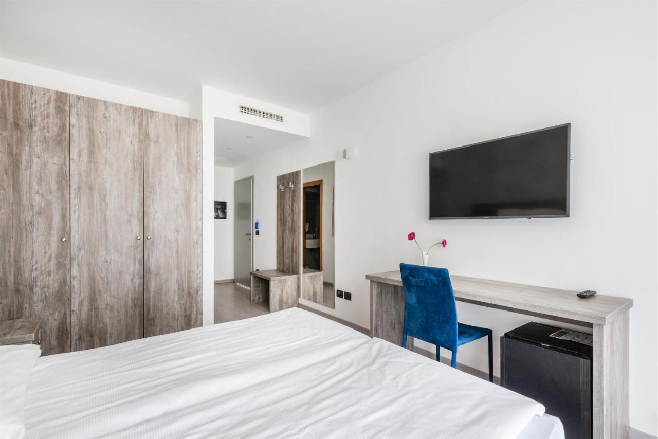 Hotel De Nac Torbole Sul Garda Buitenkant foto