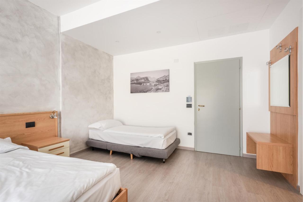 Hotel De Nac Torbole Sul Garda Buitenkant foto