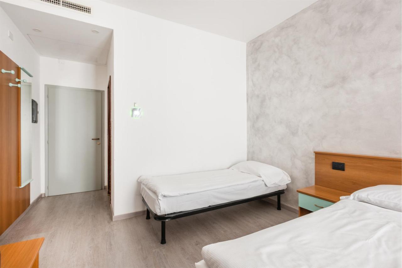 Hotel De Nac Torbole Sul Garda Buitenkant foto