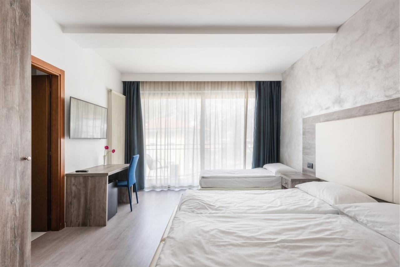 Hotel De Nac Torbole Sul Garda Buitenkant foto