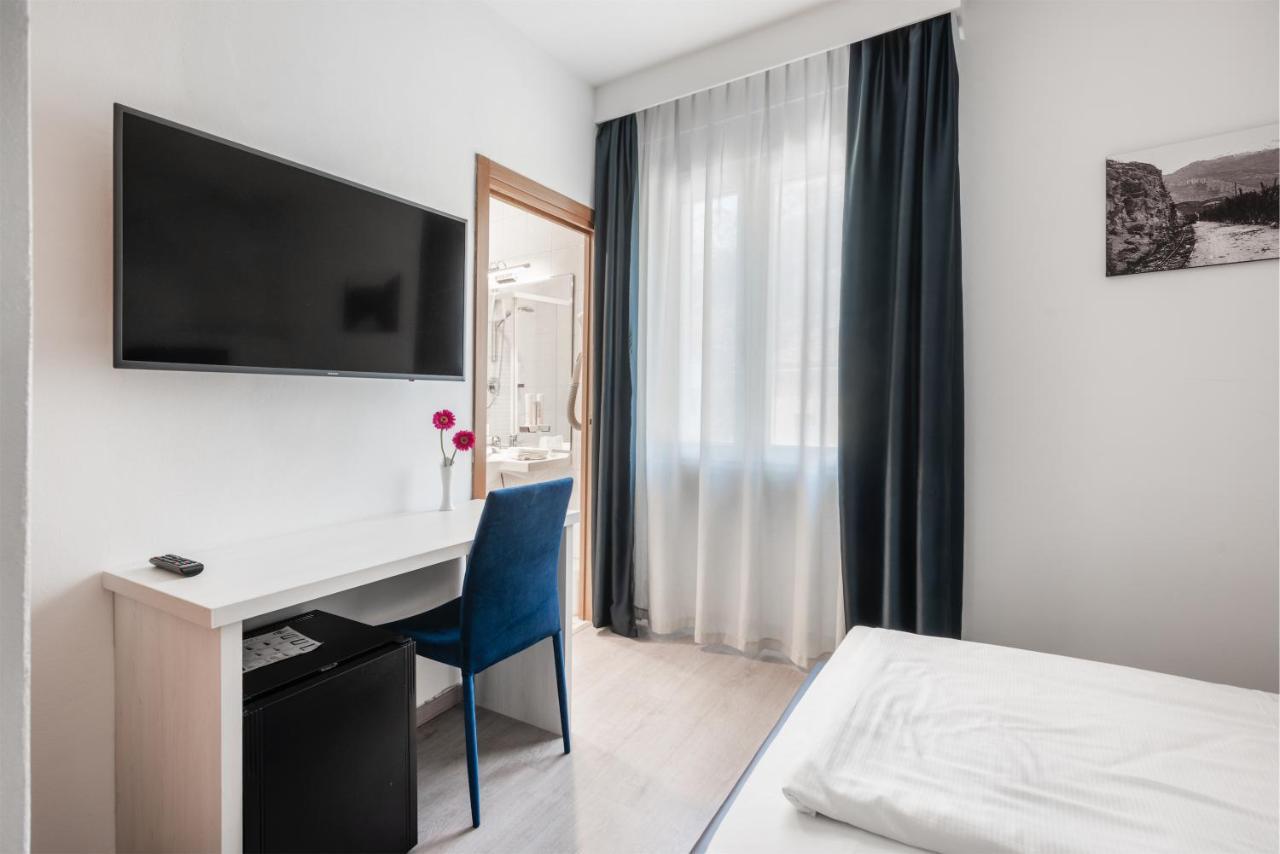 Hotel De Nac Torbole Sul Garda Buitenkant foto