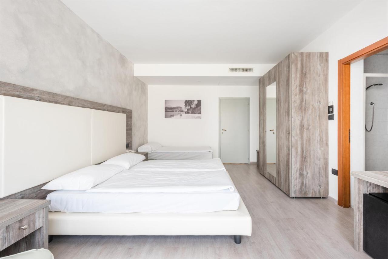 Hotel De Nac Torbole Sul Garda Buitenkant foto