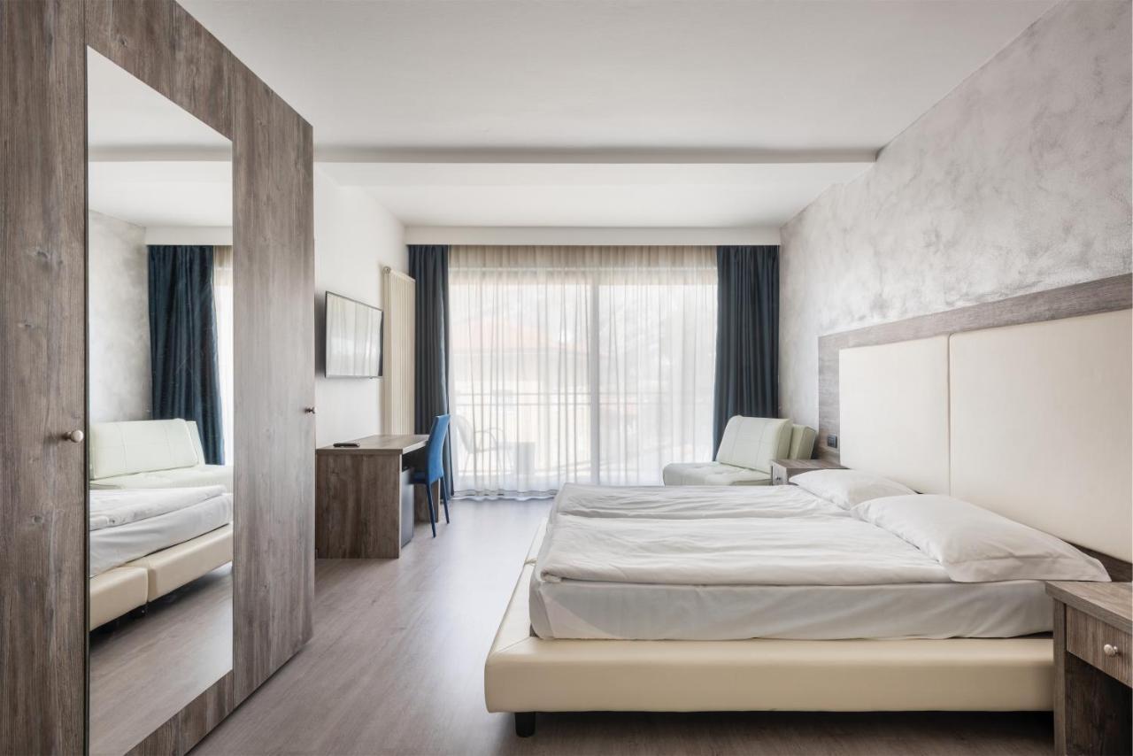 Hotel De Nac Torbole Sul Garda Buitenkant foto