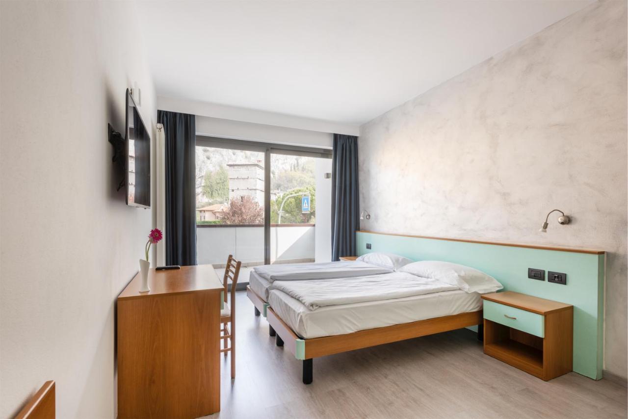 Hotel De Nac Torbole Sul Garda Buitenkant foto