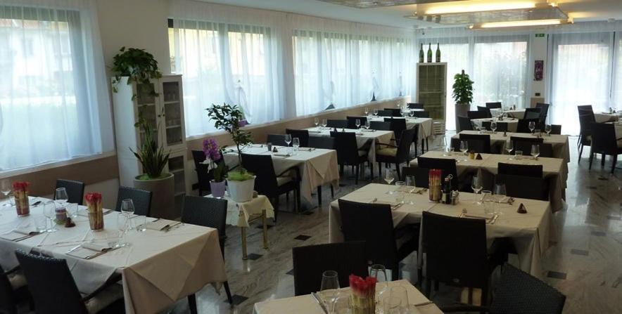 Hotel De Nac Torbole Sul Garda Buitenkant foto