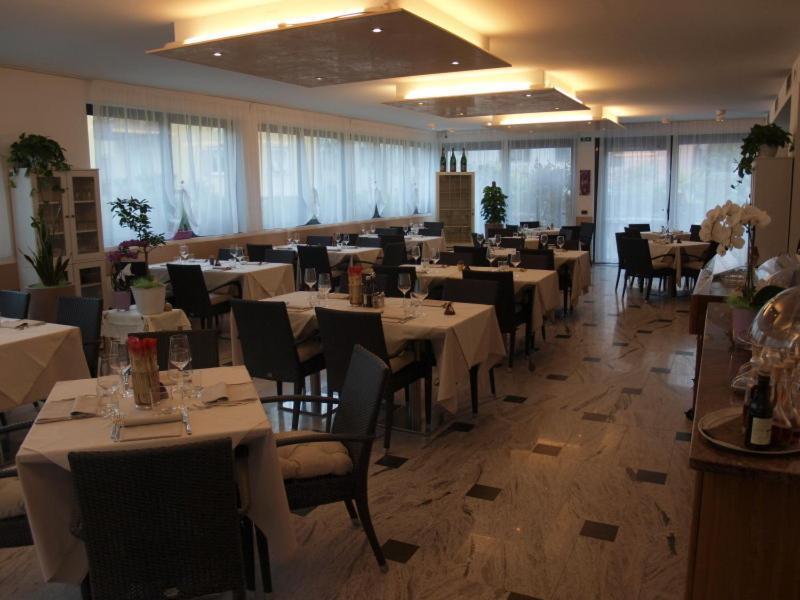 Hotel De Nac Torbole Sul Garda Buitenkant foto