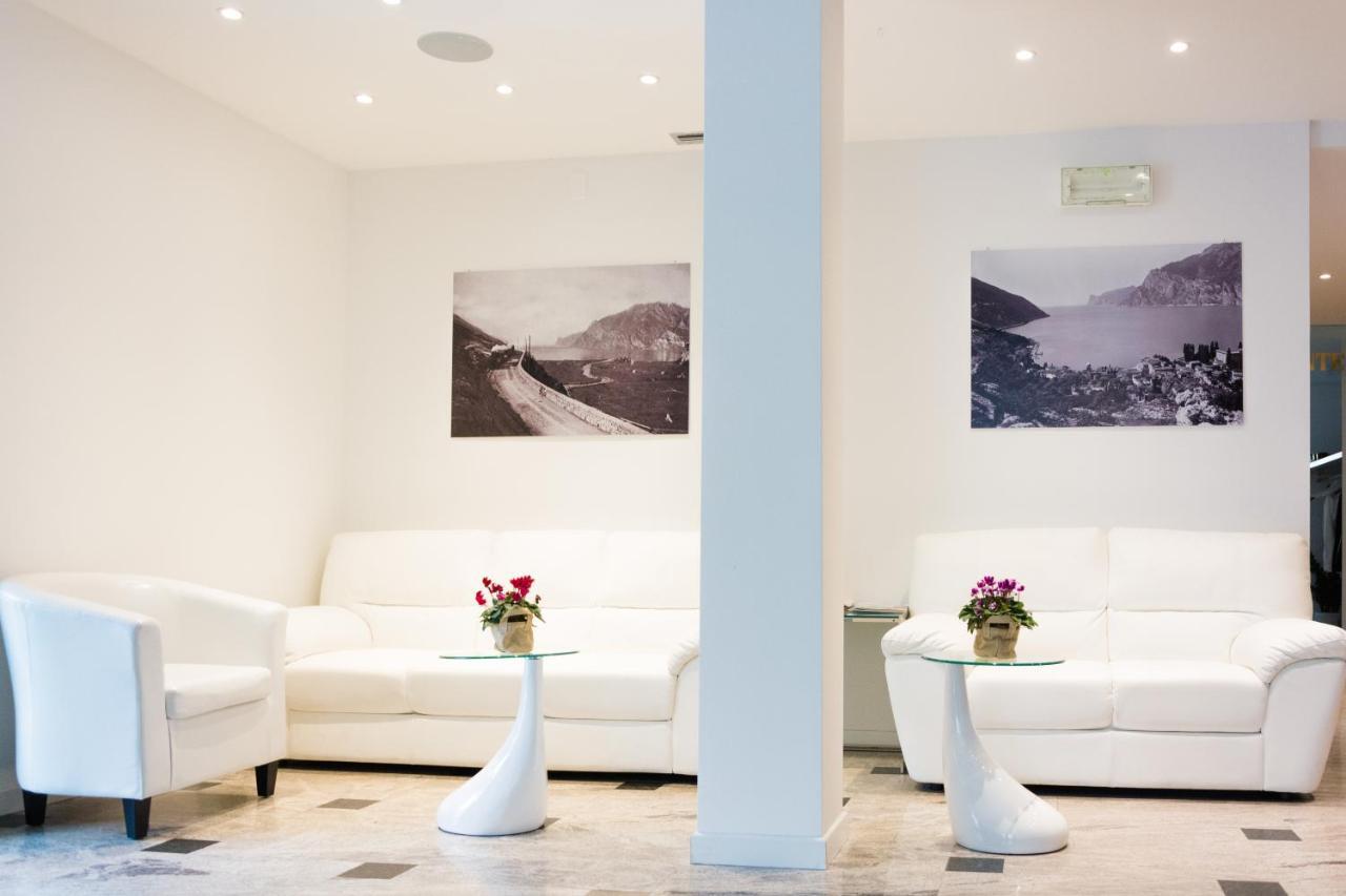 Hotel De Nac Torbole Sul Garda Buitenkant foto