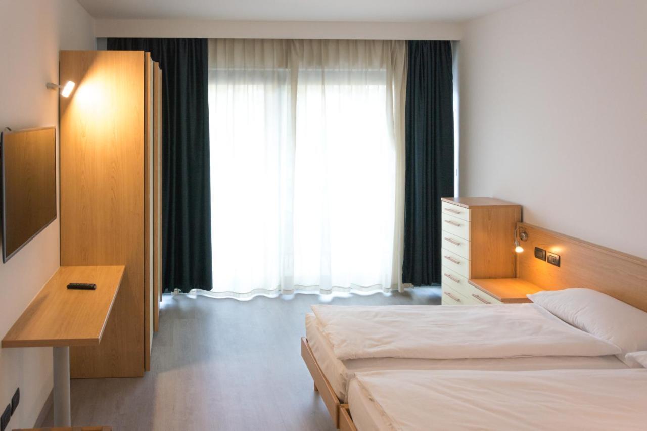 Hotel De Nac Torbole Sul Garda Buitenkant foto
