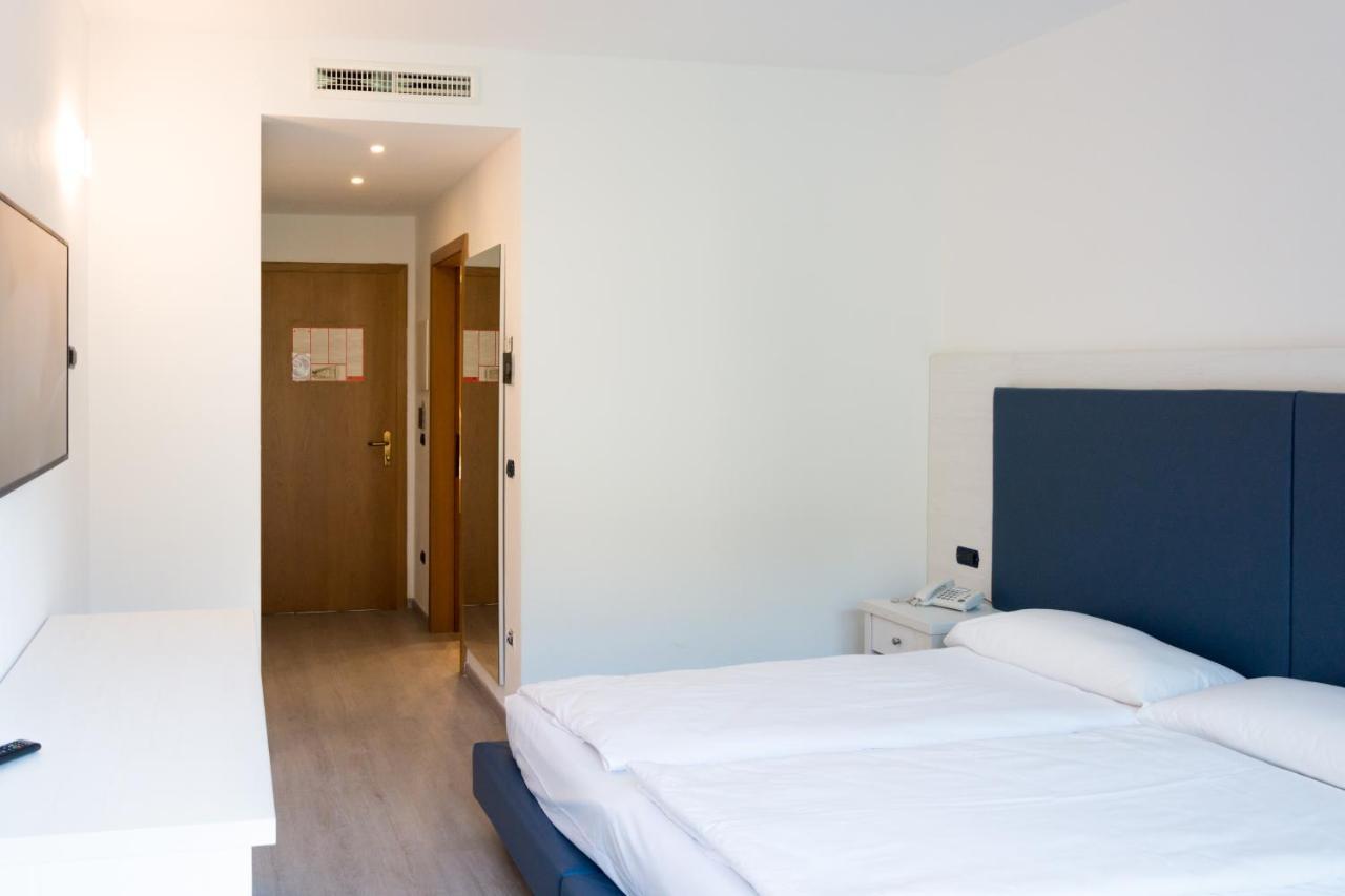 Hotel De Nac Torbole Sul Garda Buitenkant foto